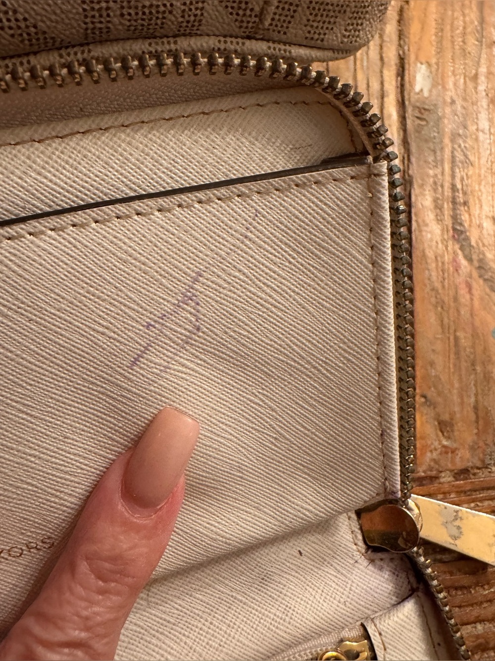 Michael Kors Logo Tote with Matching Wallet - Picture 10 of 16
